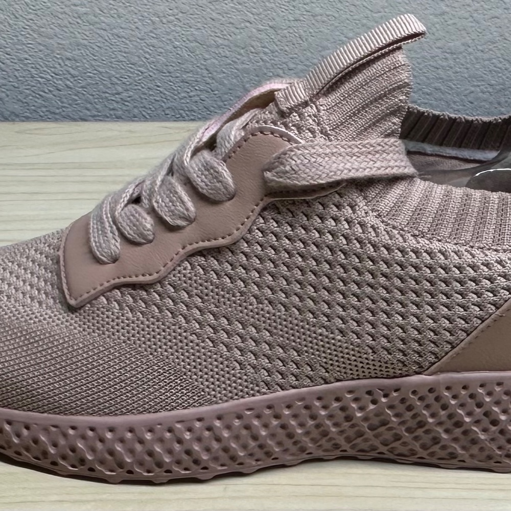 Blondo Women's Shara Waterproof Blush Sneaker Size 5.5 - Picture 9 of 9
